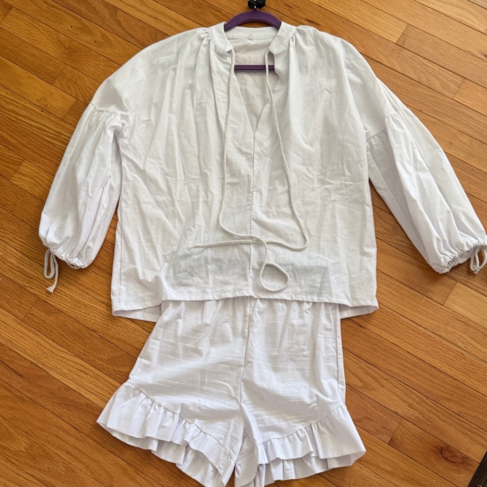 White Two-Piece Set with Ruffle Shorts. Sz Small
